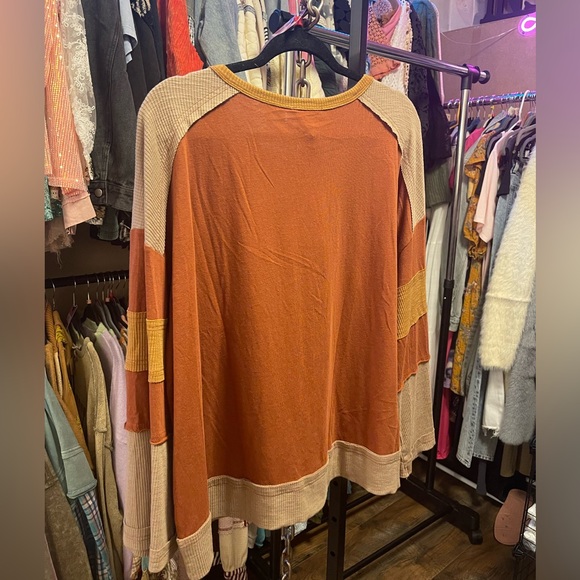 #029 Last one in Large! Easel FLOWER PATCH COLOR MIX TOP - Picture 8 of 8